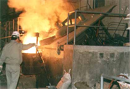 Operation of circulating water pump after shutdown of induction smelting furnace